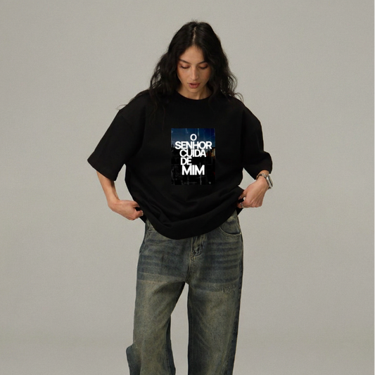 Camisa Oversized O SENHOR CUIDA DE MIM